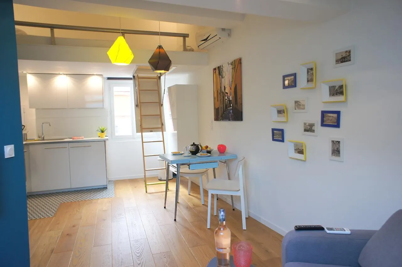 Appartement Superbe Studio Vieux Nice - calme et climatisé France